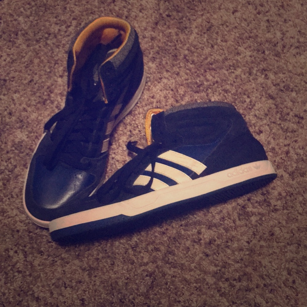 Hi top Adidas